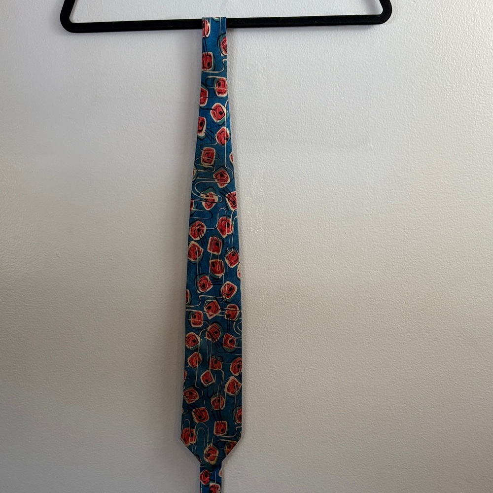 Ermenegildo Zegna Blue Tie with Red Pattern